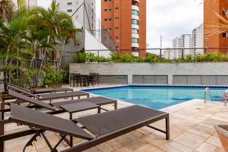 Apartamento à venda com 240m², 3 quartos e 3 vagas Apartamento à venda com 240m², 3 quartos e 3 vagasPiscina