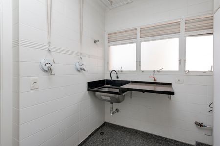 Apartamento à venda com 240m², 3 quartos e 3 vagas Apartamento à venda com 240m², 3 quartos e 3 vagasÁrea de Serviço