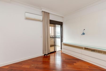 Apartamento à venda com 240m², 3 quartos e 3 vagas Apartamento à venda com 240m², 3 quartos e 3 vagasSuíte 1