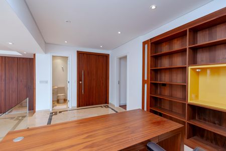 Apartamento à venda com 240m², 3 quartos e 3 vagas Apartamento à venda com 240m², 3 quartos e 3 vagasSala