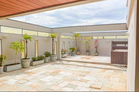 Apartamento à venda com 221m², 4 quartos e 3 vagas Apartamento à venda com 221m², 4 quartos e 3 vagasÁrea comum