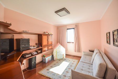 Apartamento à venda com 221m², 4 quartos e 3 vagas Apartamento à venda com 221m², 4 quartos e 3 vagasSala de TV