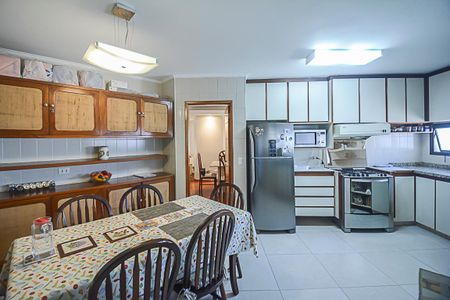 Apartamento à venda com 221m², 4 quartos e 3 vagas Apartamento à venda com 221m², 4 quartos e 3 vagasCozinha