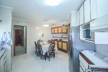 Apartamento à venda com 221m², 4 quartos e 3 vagas Apartamento à venda com 221m², 4 quartos e 3 vagasCozinha