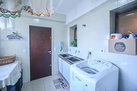 Apartamento à venda com 221m², 4 quartos e 3 vagas Apartamento à venda com 221m², 4 quartos e 3 vagasÁrea de Serviço