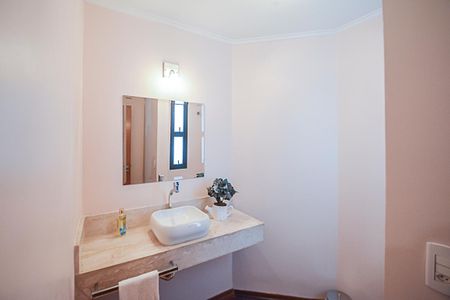 Apartamento à venda com 221m², 4 quartos e 3 vagas Apartamento à venda com 221m², 4 quartos e 3 vagasLavabo