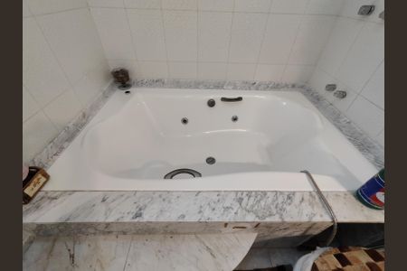 Casa de condomínio à venda com 250m², 5 quartos e 2 vagasBanheiro da Suíte 1