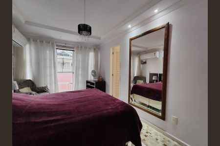 Casa de condomínio à venda com 250m², 5 quartos e 2 vagasSuíte 1