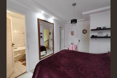 Casa de condomínio à venda com 250m², 5 quartos e 2 vagasSuíte 1