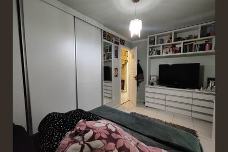 Casa de condomínio à venda com 250m², 5 quartos e 2 vagasSuíte 2