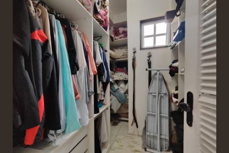 Casa de condomínio à venda com 250m², 5 quartos e 2 vagasSuíte 1 Closet