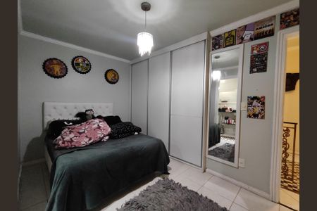 Casa de condomínio à venda com 250m², 5 quartos e 2 vagasSuíte 2