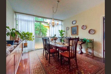 Casa à venda com 4 quartos, 400m² em Chácara Tatuapé, São Paulo