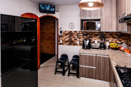 Casa à venda com 360m², 5 quartos e 2 vagas Casa à venda com 360m², 5 quartos e 2 vagasCozinha