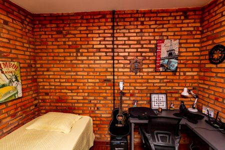 Casa à venda com 360m², 5 quartos e 2 vagas Casa à venda com 360m², 5 quartos e 2 vagasQuarto 4