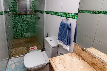 Casa à venda com 360m², 5 quartos e 2 vagas Casa à venda com 360m², 5 quartos e 2 vagasBanheiro Social