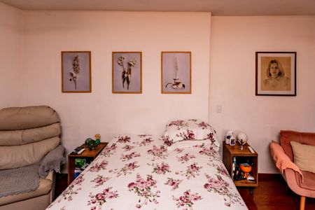 Casa à venda com 360m², 5 quartos e 2 vagas Casa à venda com 360m², 5 quartos e 2 vagasSuíte