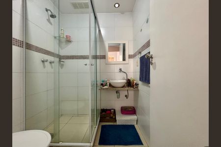 Apartamento à venda com 100m², 2 quartos e sem vaga Apartamento à venda com 100m², 2 quartos e sem vagaBanheiro social