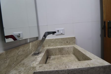 Casa à venda com 140m², 3 quartos e 2 vagasBanheiro Quarto 1 suíte