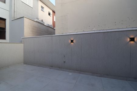 Casa à venda com 140m², 3 quartos e 2 vagasCobertura