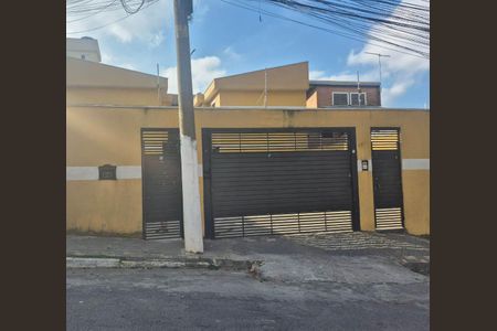 Casa de condomínio à venda com 60m², 2 quartos e 1 vaga Casa de condomínio à venda com 60m², 2 quartos e 1 vagaFachada