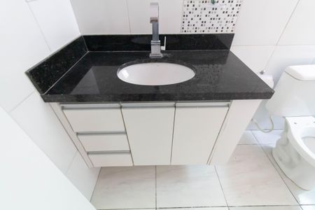 Casa de condomínio à venda com 60m², 2 quartos e 1 vaga Casa de condomínio à venda com 60m², 2 quartos e 1 vagaBanheiro