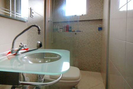 Casa à venda com 300m², 5 quartos e 2 vagasBanheiro Social