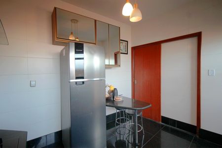 Casa à venda com 300m², 5 quartos e 2 vagasCozinha