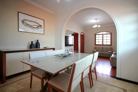 Casa à venda com 300m², 5 quartos e 2 vagasSala de Jantar