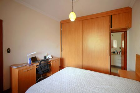 Casa à venda com 300m², 5 quartos e 2 vagasSuíte