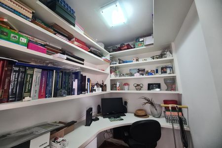 Apartamento à venda com 132m², 3 quartos e 2 vagasEscritório