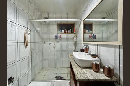 Casa à venda com 90m², 4 quartos e 3 vagas Casa à venda com 90m², 4 quartos e 3 vagasBanheiro 1