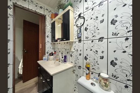 Casa à venda com 90m², 4 quartos e 3 vagas Casa à venda com 90m², 4 quartos e 3 vagasBanheiro da Suíte