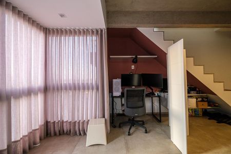 Apartamento à venda com 220m², 2 quartos e 2 vagas Apartamento à venda com 220m², 2 quartos e 2 vagasEscritório