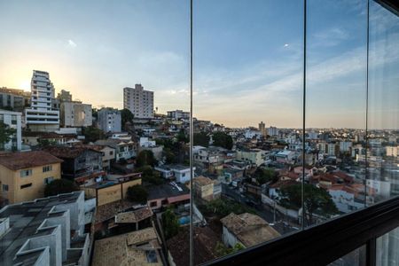 Apartamento à venda com 220m², 2 quartos e 2 vagas Apartamento à venda com 220m², 2 quartos e 2 vagasVista da Cozinha