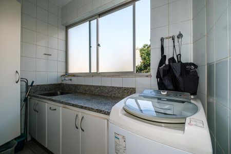 Apartamento à venda com 220m², 2 quartos e 2 vagas Apartamento à venda com 220m², 2 quartos e 2 vagasÁrea de Serviço