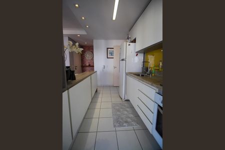 Apartamento à venda com 79m², 2 quartos e 2 vagasCozinha