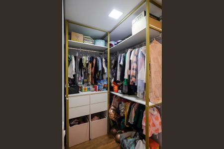 Apartamento à venda com 92m², 2 quartos e sem vagaCloset do quarto