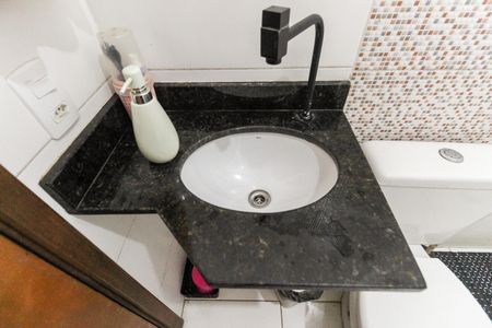 Casa de condomínio à venda com 62m², 2 quartos e 1 vaga Casa de condomínio à venda com 62m², 2 quartos e 1 vagaBanheiro Social