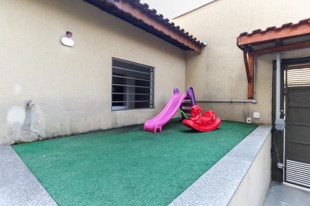 Casa de condomínio à venda com 62m², 2 quartos e 1 vaga Casa de condomínio à venda com 62m², 2 quartos e 1 vagaÁrea Comum - Playground