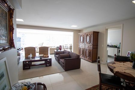 Apartamento à venda com 159m², 2 quartos e 2 vagasSala