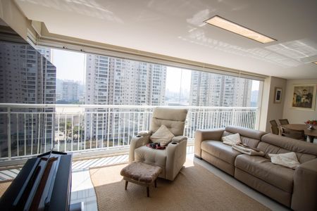 Sala de apartamento à venda com 2 quartos, 159m² em Santo Amaro, São Paulo