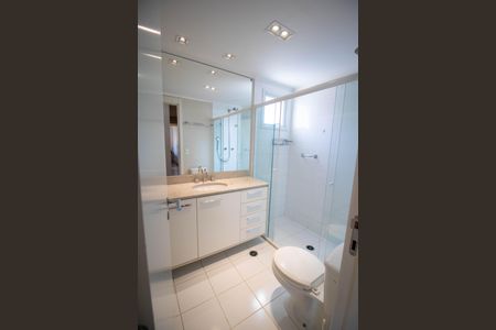 Apartamento à venda com 159m², 2 quartos e 2 vagas Apartamento à venda com 159m², 2 quartos e 2 vagasBanheiro suíte 2