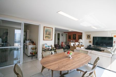 Sala de apartamento à venda com 2 quartos, 159m² em Santo Amaro, São Paulo