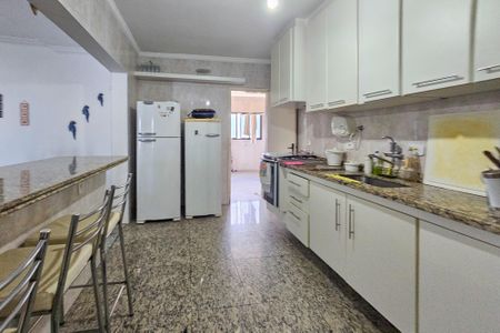 Apartamento para alugar com 314m², 3 quartos e 3 vagas Apartamento para alugar com 314m², 3 quartos e 3 vagasCozinha