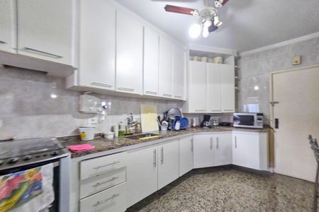 Apartamento para alugar com 314m², 3 quartos e 3 vagas Apartamento para alugar com 314m², 3 quartos e 3 vagasCozinha