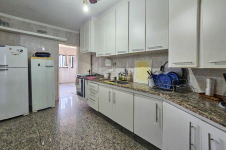 Apartamento para alugar com 314m², 3 quartos e 3 vagas Apartamento para alugar com 314m², 3 quartos e 3 vagasCozinha