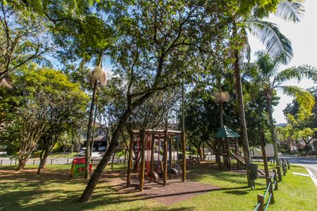 Casa de condomínio à venda com 250m², 3 quartos e 6 vagasÁrea comum - Playground