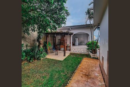 Casa à venda com 303m², 3 quartos e 8 vagas