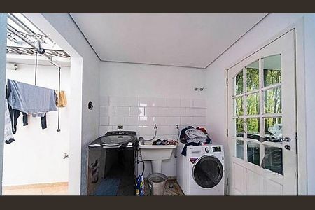 Casa à venda com 323m², 4 quartos e 6 vagas